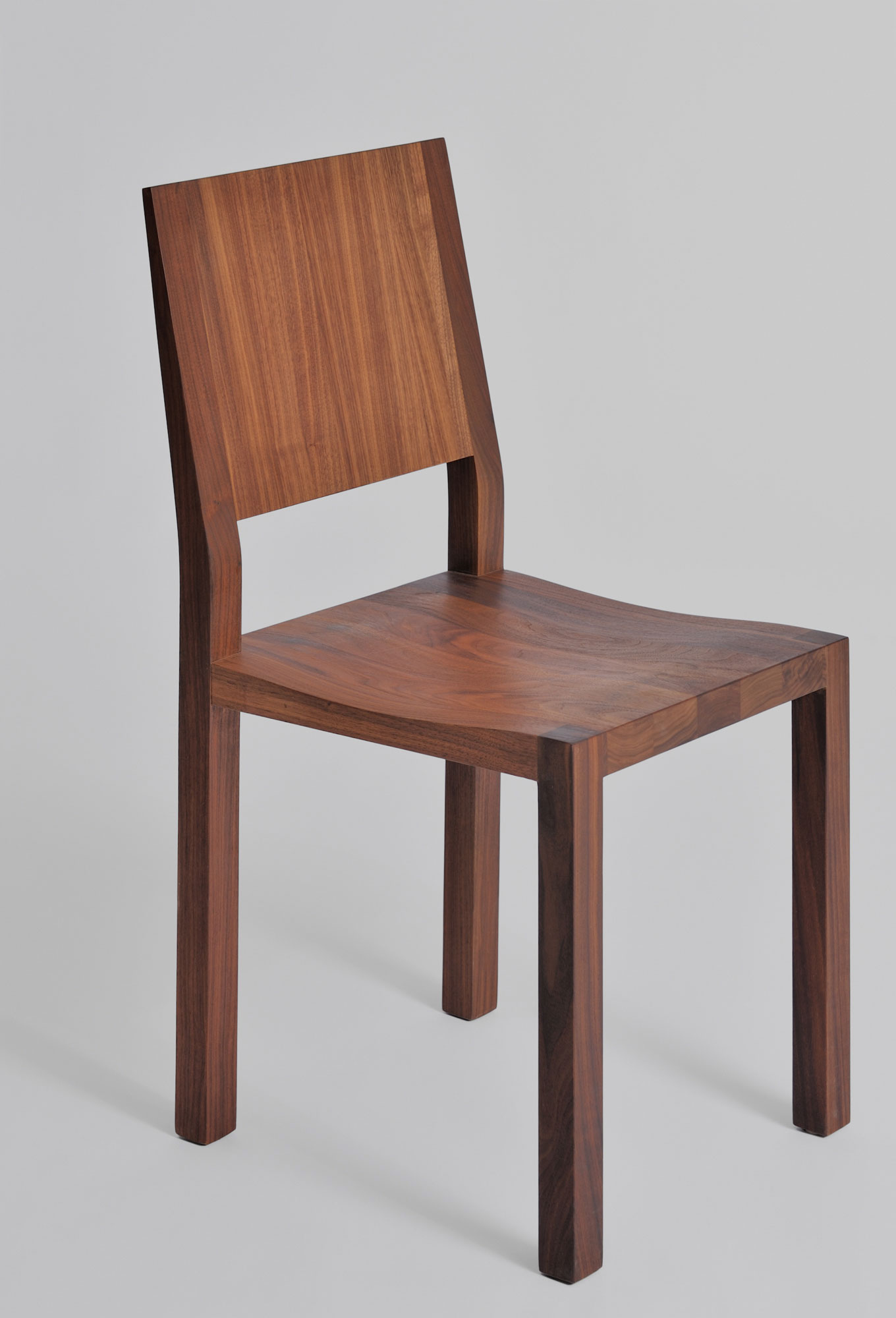 Massivholz Stuhl TAU 1 Maßgefertigt aus Massivholz von vitamin design