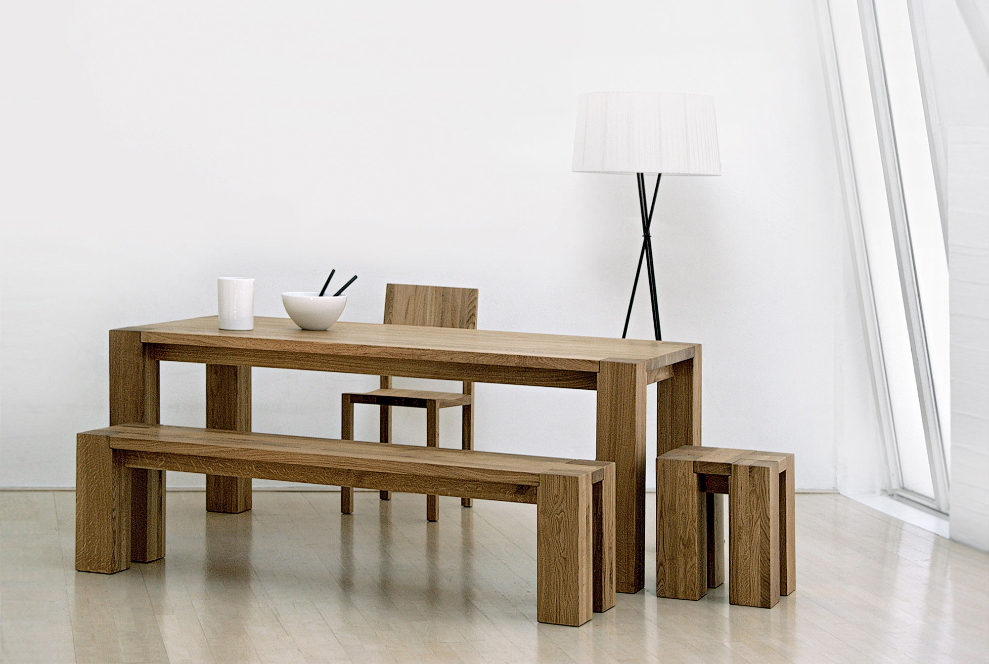 Rustikaler Massivholztisch TAURUS 4 B14X14 6663s Maßgefertigt aus Massivholz von vitamin design