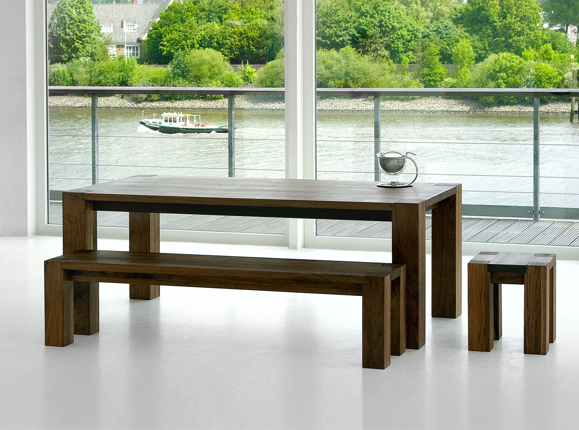 Rustikaler Massivholztisch TAURUS 4 B14X14 1454 Maßgefertigt aus Massivholz von vitamin design