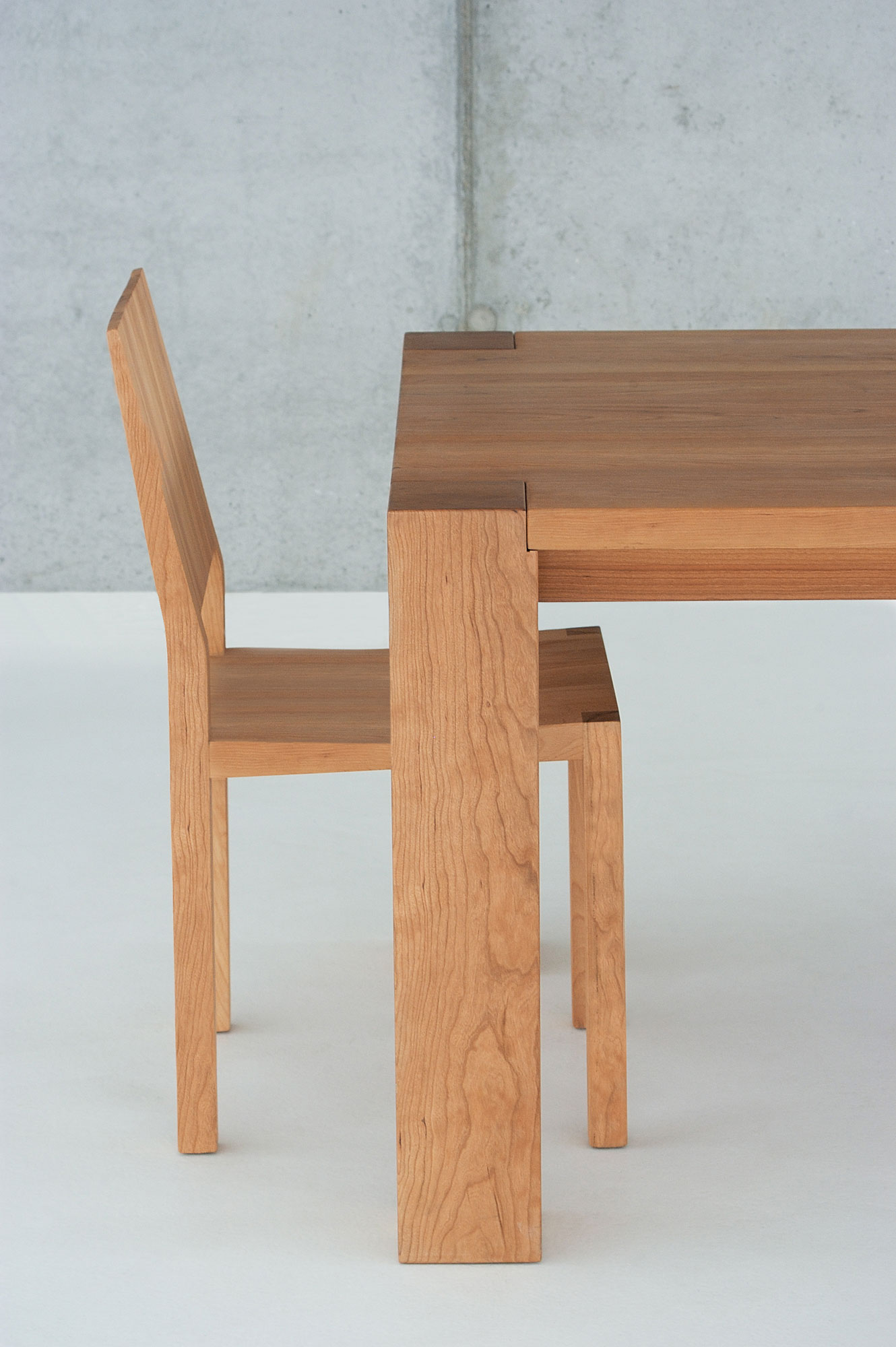 Rustikaler Massivholztisch TAURUS 4 B14X14 0541 Maßgefertigt aus Massivholz von vitamin design