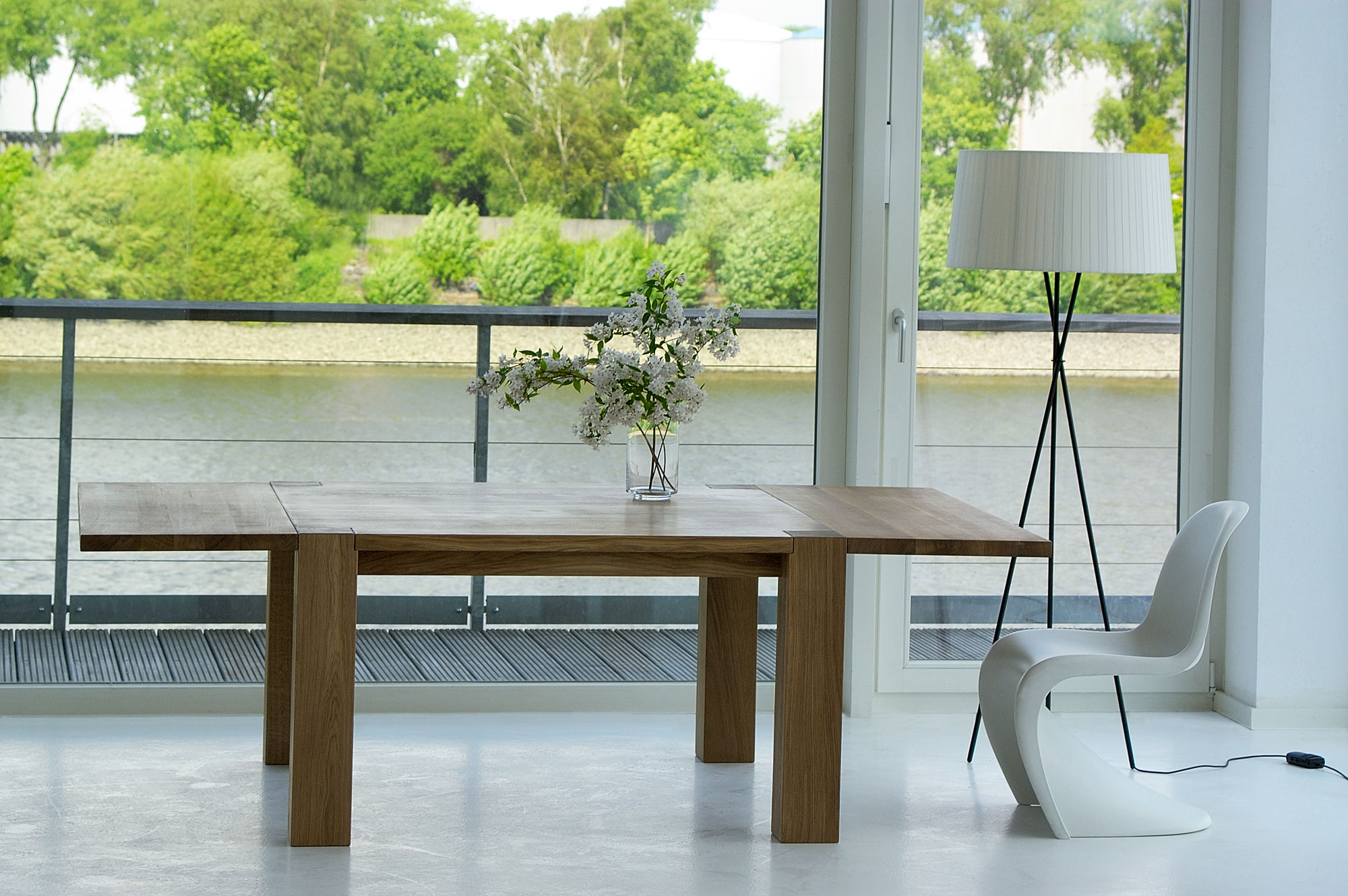 Rustikaler Massivholztisch TAURUS 4 B14X14 1729 Maßgefertigt aus Massivholz von vitamin design