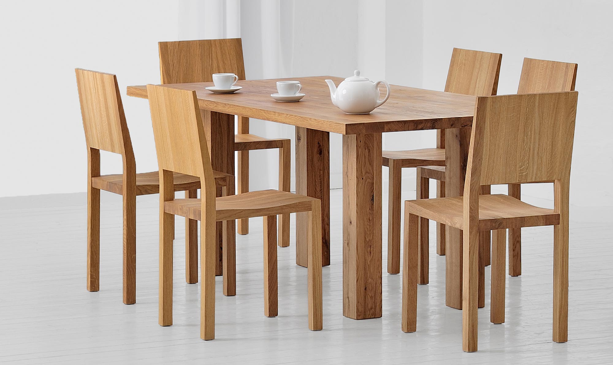 Zargenloser Tisch DUCK 2103 Maßgefertigt aus Massivholz von vitamin design