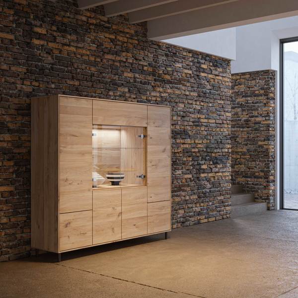 Weinkommode IOTA MID VINO cam1 Maßgefertigt aus Massivholz von vitamin design